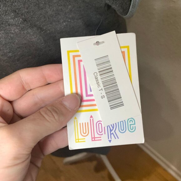 LuLaRoe Classic T-Shirt S Gray With Contrast Trim Casual & Comfortable Soft Blen - Picture 4 of 10